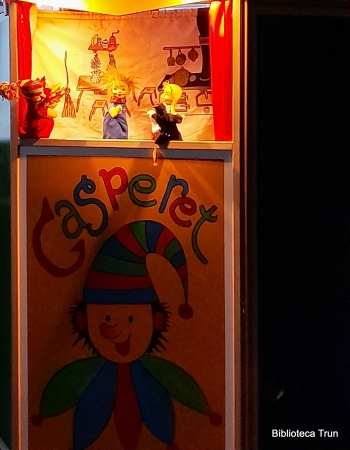 Galerie - Casperet ha visitau la biblioteca